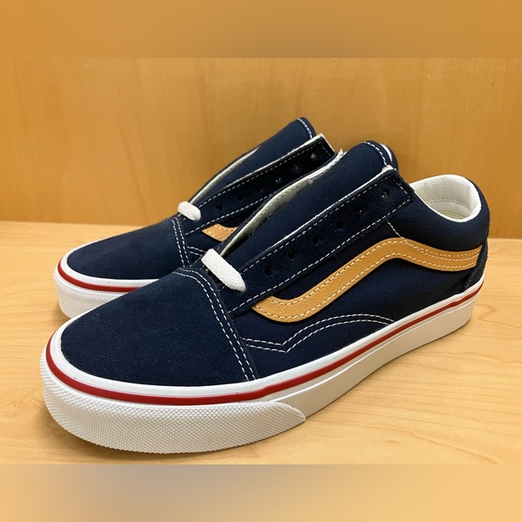 Classic Vans - Picture 1 of 7